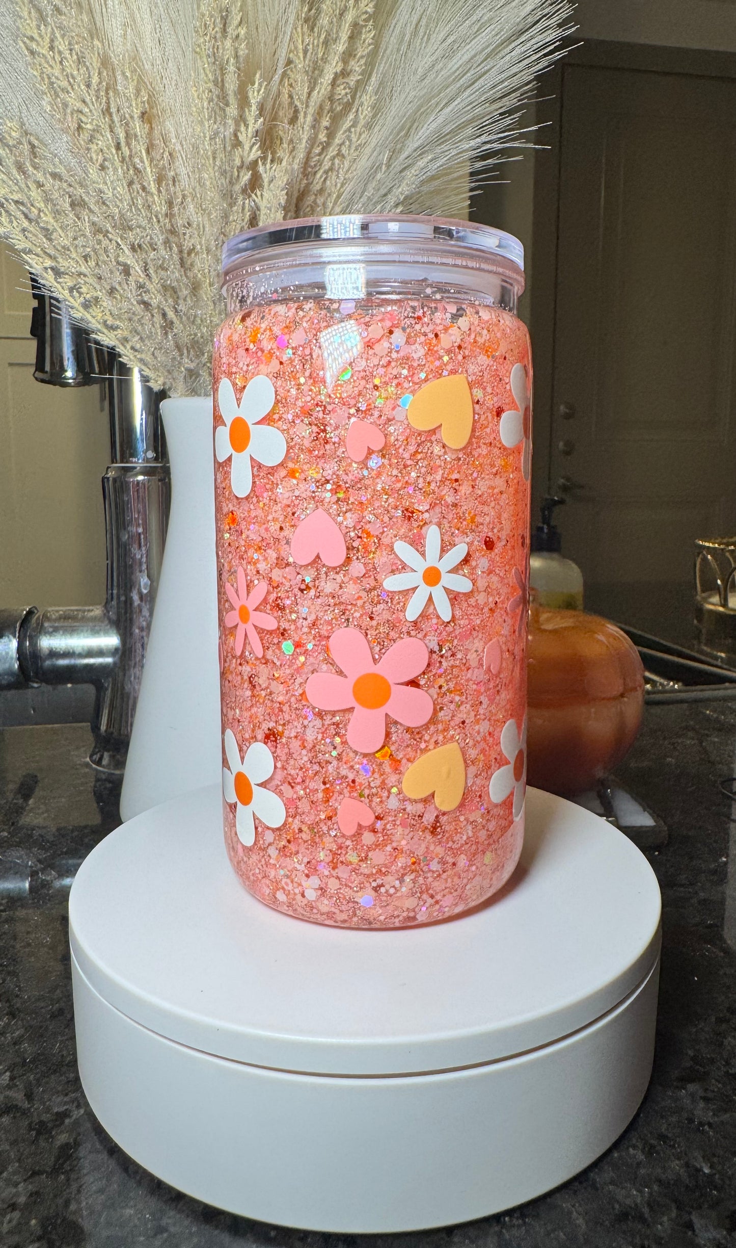 Flowers and hearts glitter cup